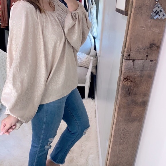 1.4.3 Story out of office oatmeal leopard print top new with tags size medium - Picture 2 of 8